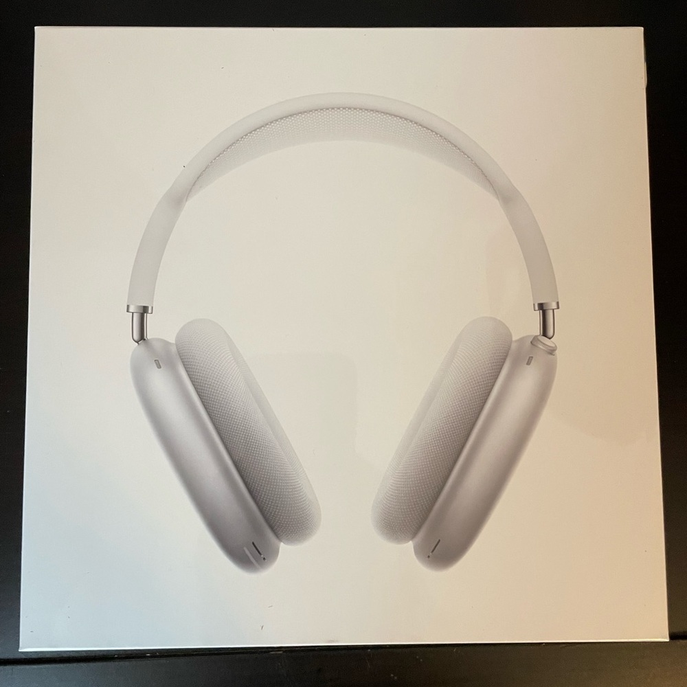 Brand new Airpods Max with Smart Case
